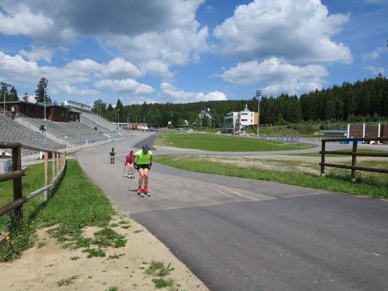 Půldenní kurz na kolečkových lyžích ve Vysočina Areně - soupaž 
