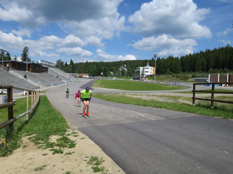 Půldenní kurz na kolečkových lyžích ve Vysočina Areně - soupaž