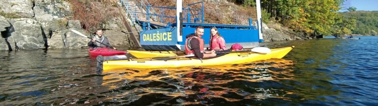Dalešická přehrada v seakayaku